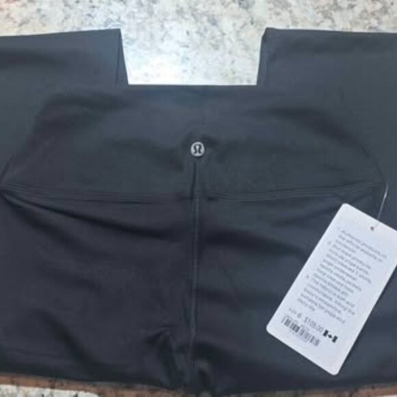 Lululemon - Picture 5 of 7